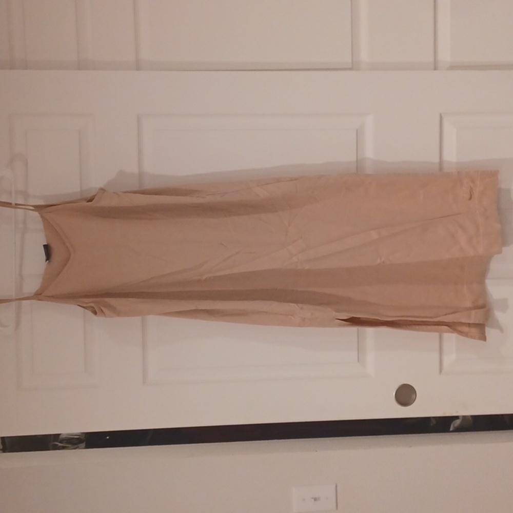 🤘🏼 Nike nude maxi dress with side slits size large